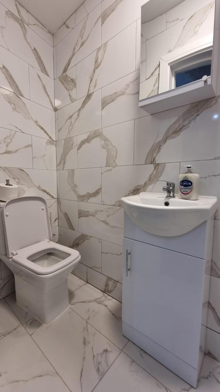 לונדון Brand New Flat Close To Turnpike Lane Tube Station מראה חיצוני תמונה