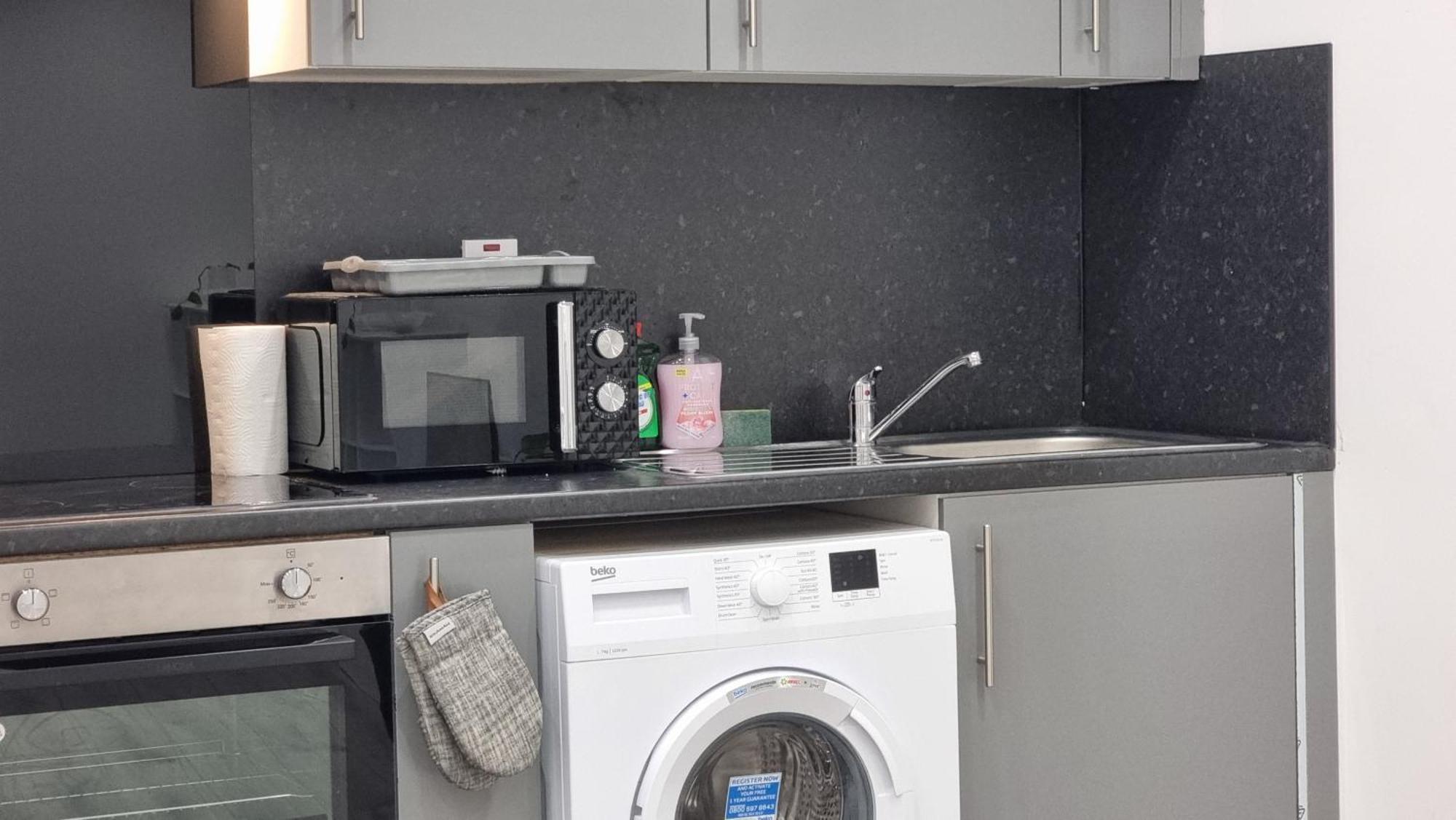 לונדון Brand New Flat Close To Turnpike Lane Tube Station מראה חיצוני תמונה