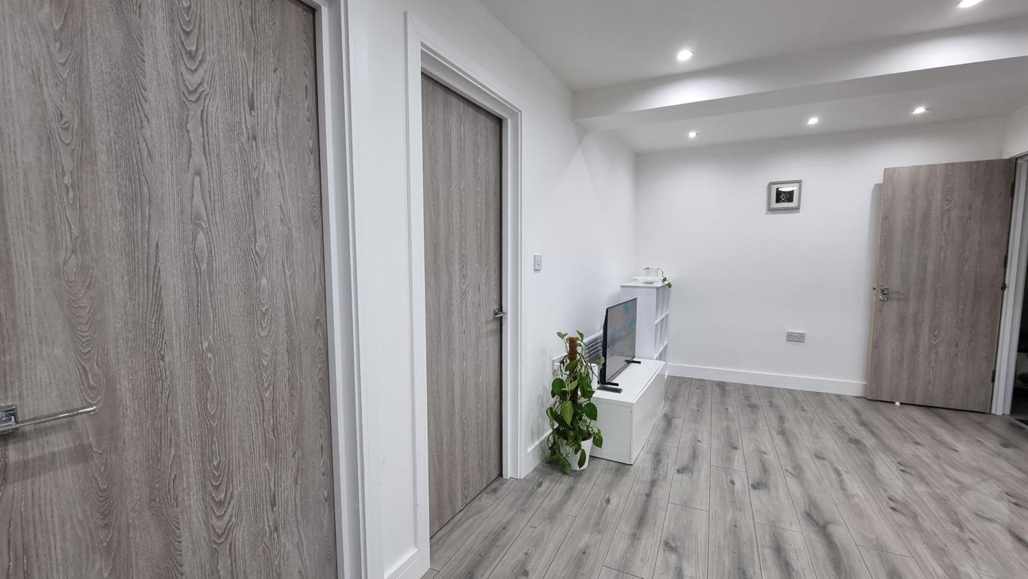 לונדון Brand New Flat Close To Turnpike Lane Tube Station מראה חיצוני תמונה